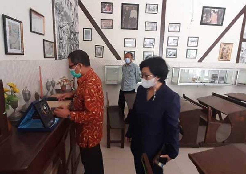 Tim Ahli Cagar Budaya Surabaya Kunjungi SD Sulung