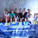 Kunjungi Peneleh, Mahasiswa Australia Terpesona Makam Belanda dan Sumur Jobong