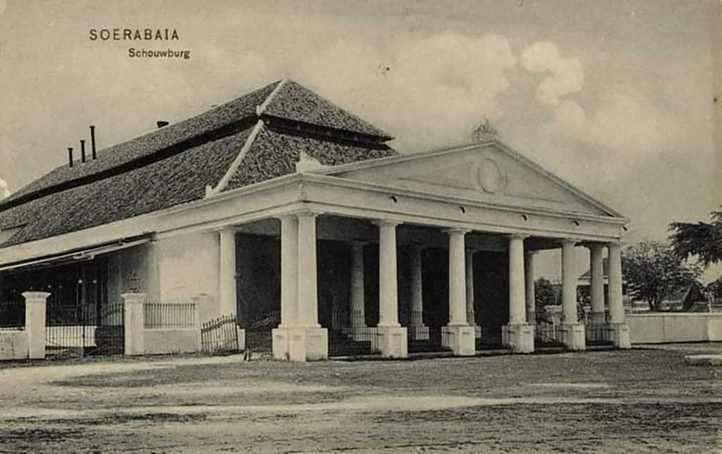 Mina Kruseman, Multatuli, dan Kota Tua Surabaya