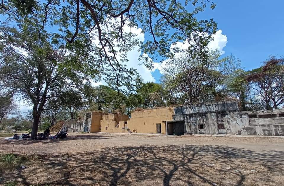 Benteng Kedung Cowek adalah The Last Standing Fort of Surabaya. 