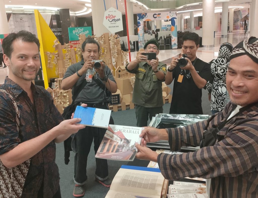 Begandring dan FIB Unair Ikut Ramaikan Pasar Urban NgeJazz Rek