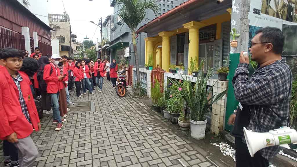 70 Mahasiswa Arsitektur Untag Surabaya Observasi Peneleh