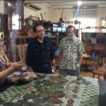 Kimono Berbahan Ecoprint Asal dan Asli Surabaya