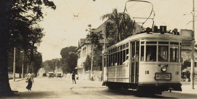 Kelangenan bab Stasiun Trem Wonokromo