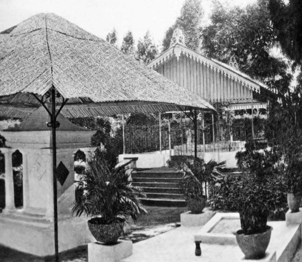 Misteri Makam Pejabat Belanda di Belakang Gedung Setan